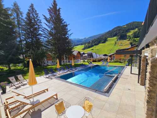 Praegant Pool4