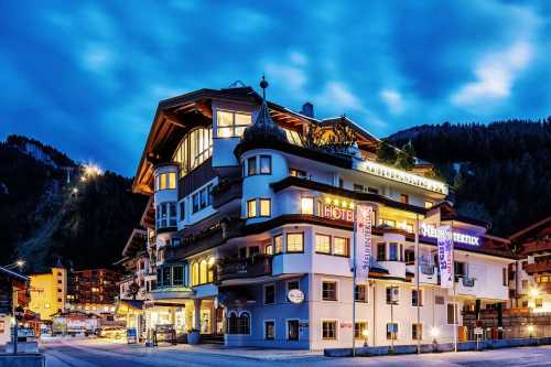 Neuhintertux Hotel Abend2