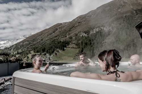Muehleresort Wellness Whirlpool4