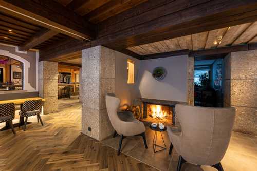 Alpina Lounge