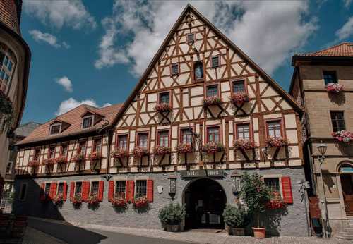 Loewen Hotel