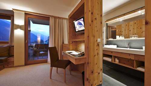 Arosea Zimmer Zirmbaum Ostbalkon