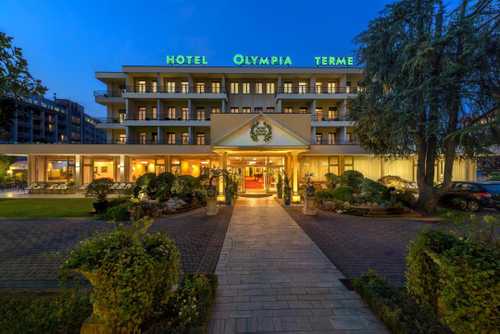 Olympia Hotel Abend