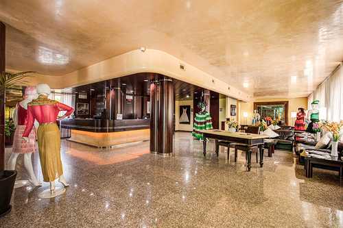 Michelangelo Lobby2