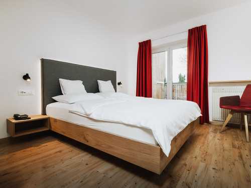 Tanzer Zimmer Small3