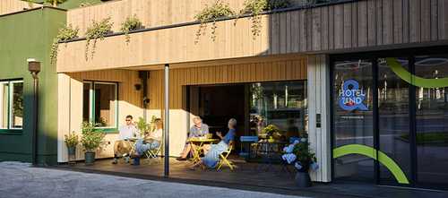 Hotelund Hotel Eingang4