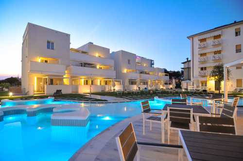 Marina Pool2