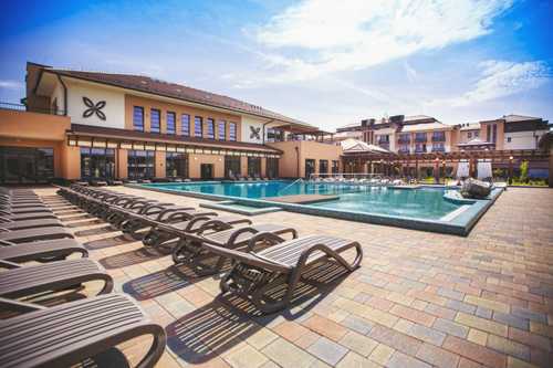 Caramell Hotel Pool4