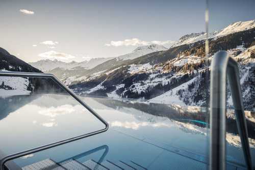 Bergwiesenglueck Pool Winter