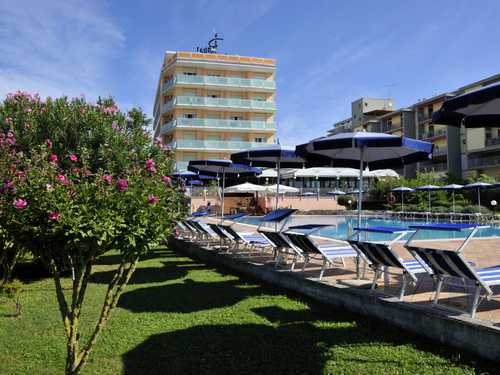 Royal Hotel Pool