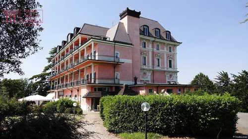 Pomela Hotel