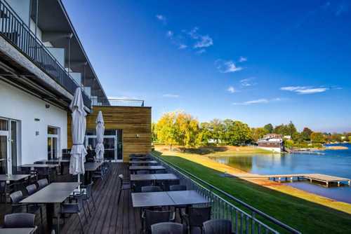 Neufelderseehotel Terrasse