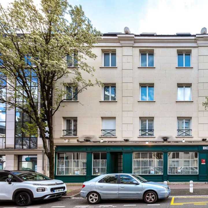 Montbriand Hotel