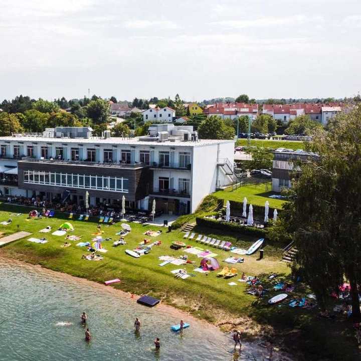 Hotel Neufeldersee